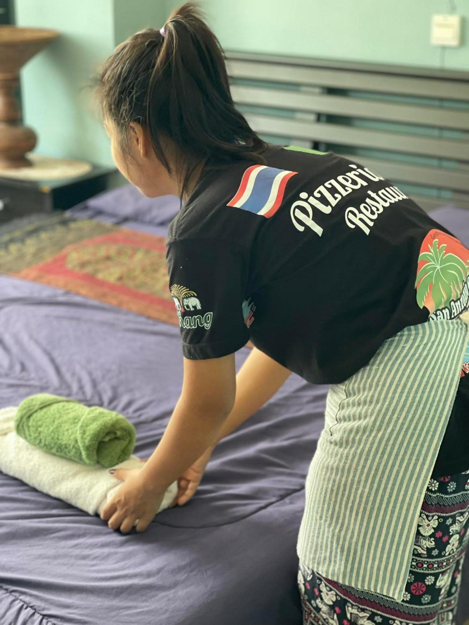 ビーチ ブリーズ ゲストハウス カタビーチ エクステリア 写真